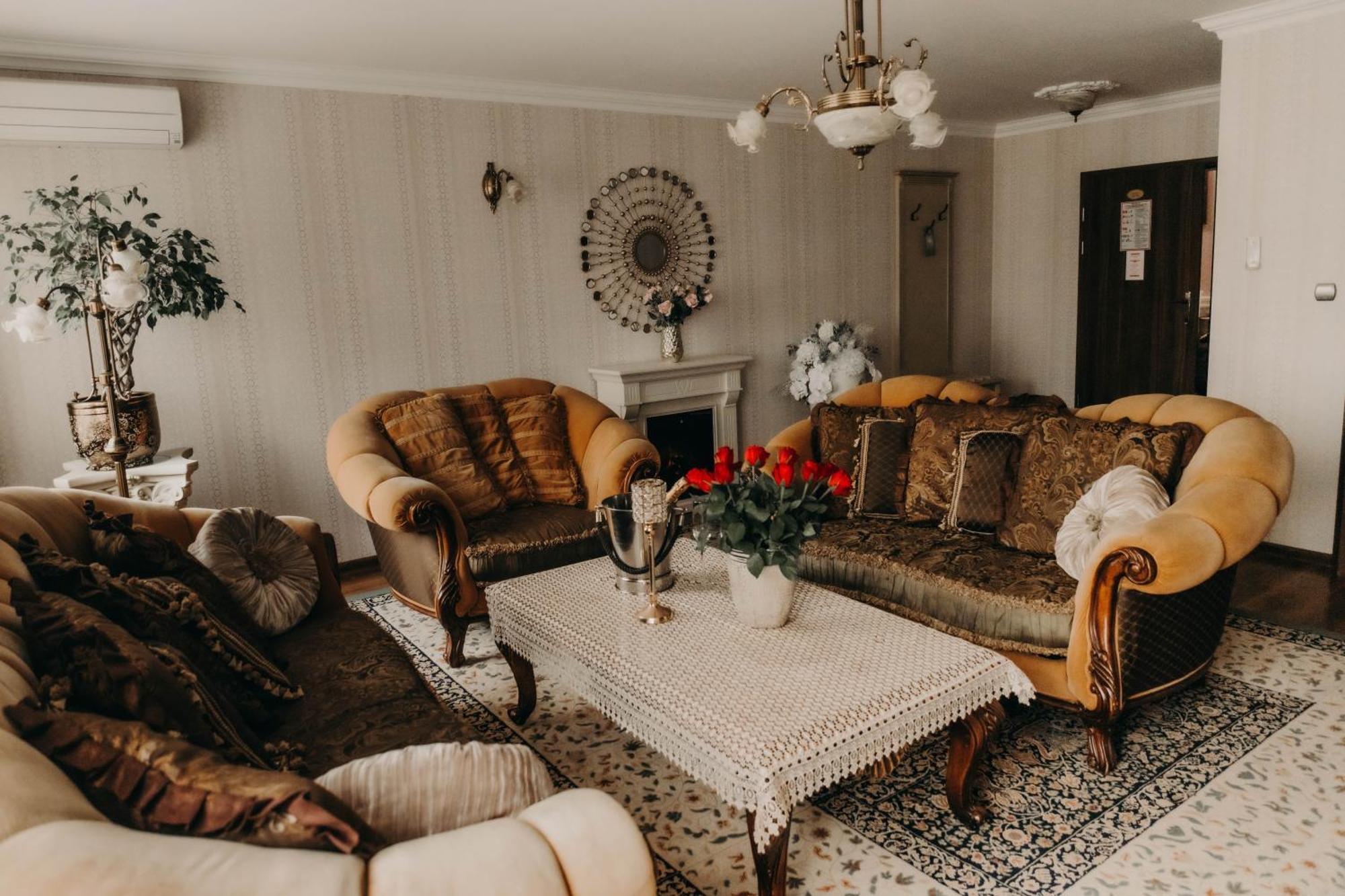 Olawian Hotel Oława Buitenkant foto