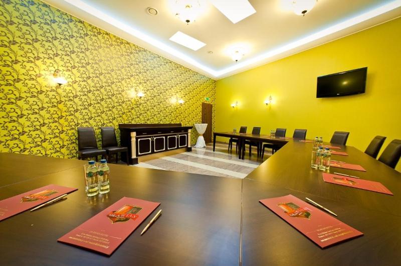Olawian Hotel Oława Buitenkant foto